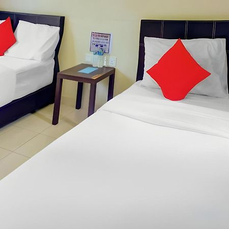 Super Oyo 89896 Sedili Inn Resort Кота-Тингги Экстерьер фото