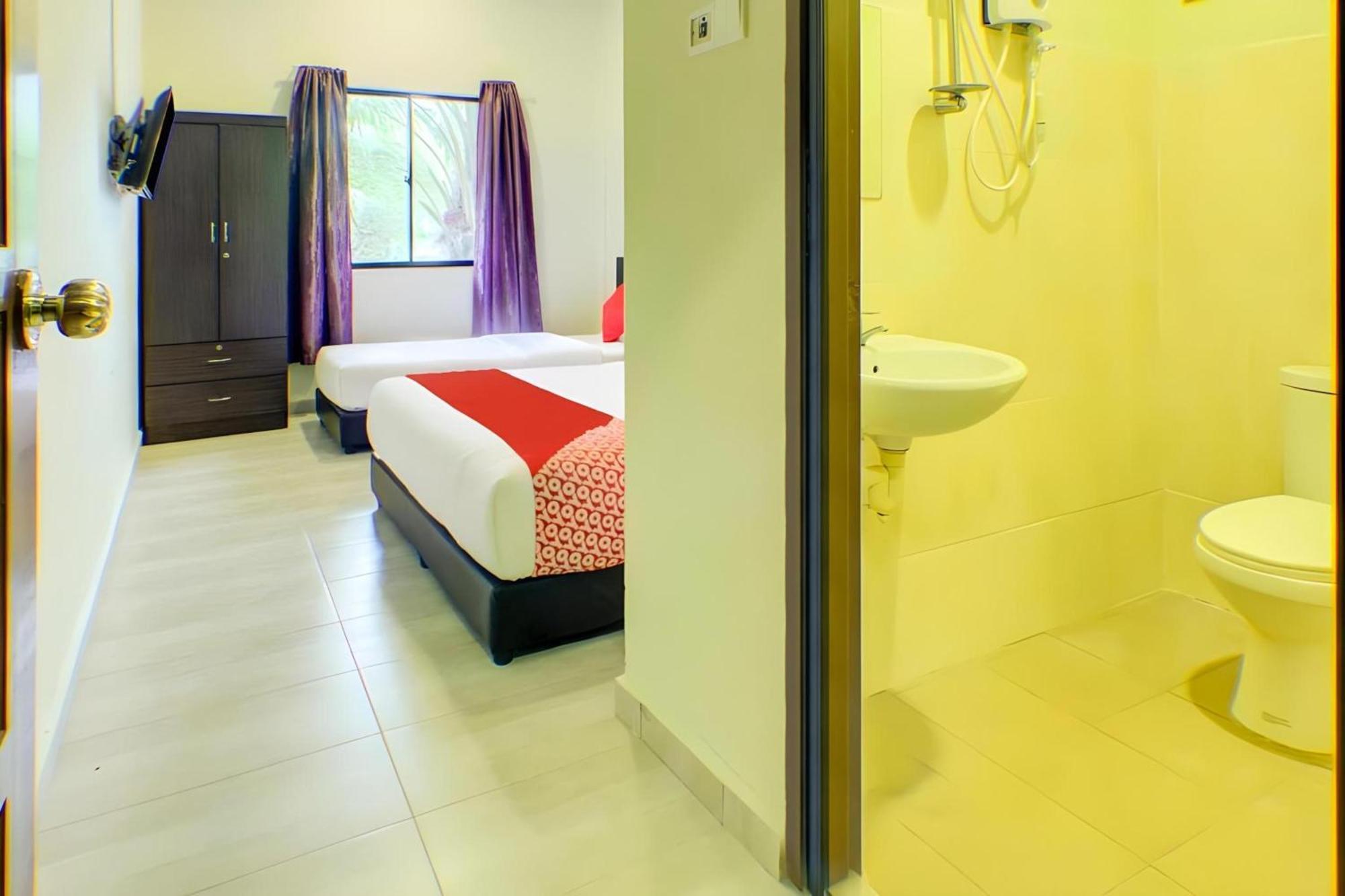 Super Oyo 89896 Sedili Inn Resort Кота-Тингги Экстерьер фото