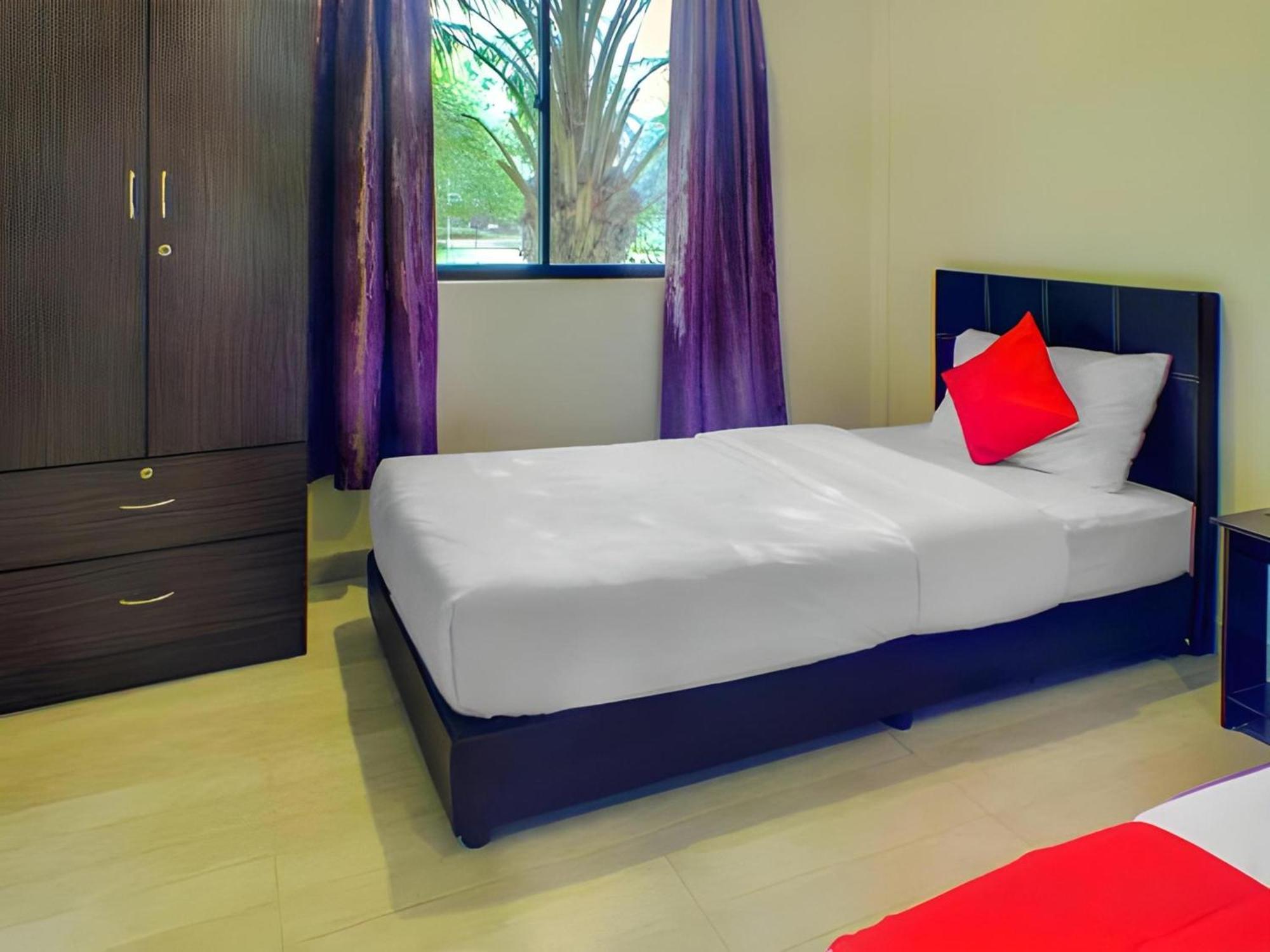 Super Oyo 89896 Sedili Inn Resort Кота-Тингги Экстерьер фото