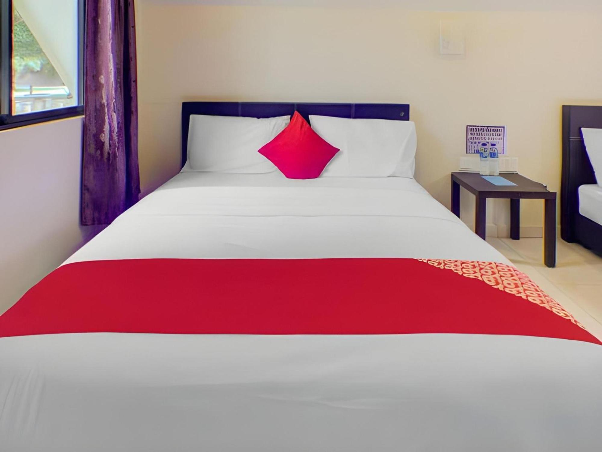 Super Oyo 89896 Sedili Inn Resort Кота-Тингги Экстерьер фото
