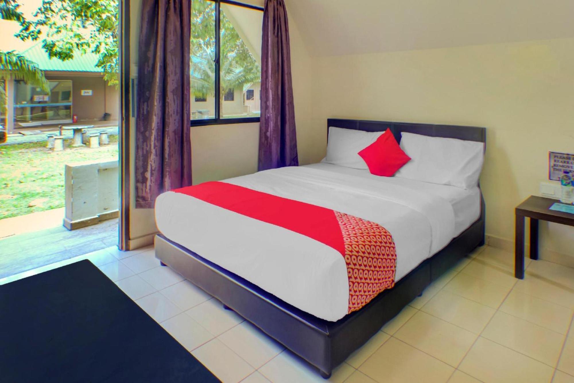 Super Oyo 89896 Sedili Inn Resort Кота-Тингги Экстерьер фото
