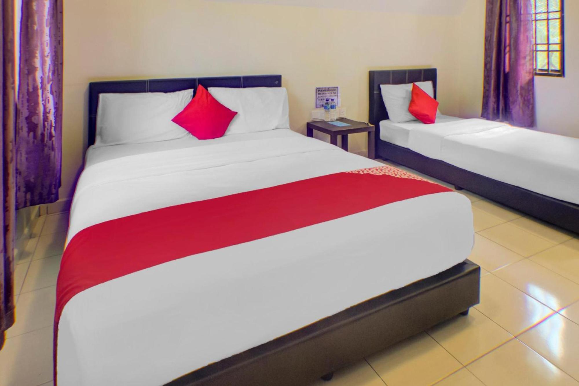 Super Oyo 89896 Sedili Inn Resort Кота-Тингги Экстерьер фото