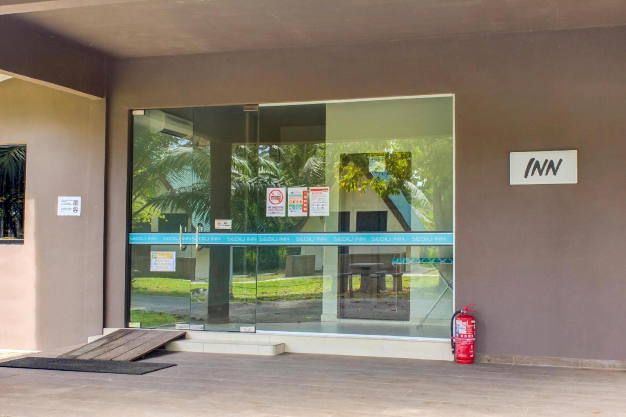 Super Oyo 89896 Sedili Inn Resort Кота-Тингги Экстерьер фото